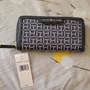 Tommy Hilfiger Black and White Logo Wallet